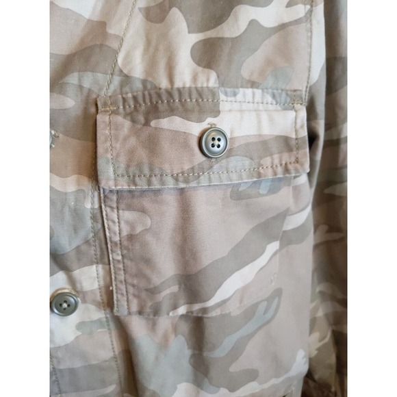Carly Jean Los Angeles Women's Medium Camo button shirt jacket military shacket - Picture 2 of 8